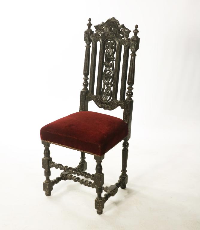 Appraisal: th CENTURY OAK DINING CHAIR IN th CENTURY STYLE with