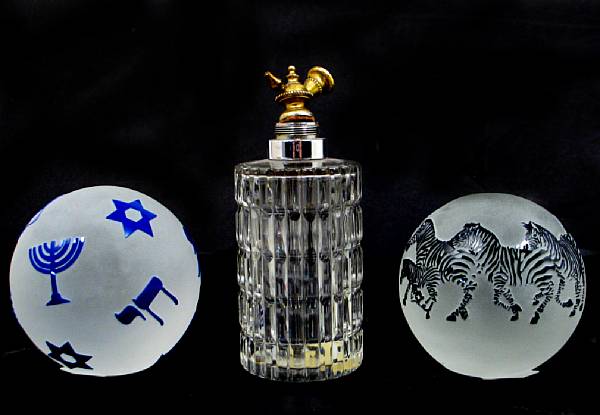 Appraisal: A group of glass decorative articles comprising a Lalique perfume