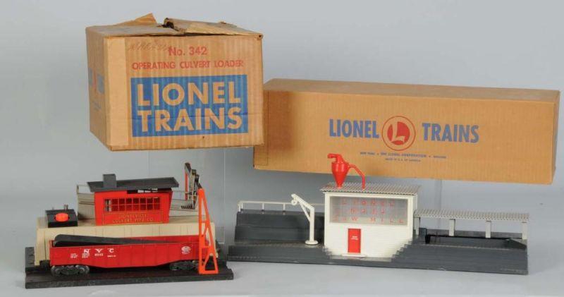 Appraisal: Lot of Lionel Railroad Accessories in OB Description Post-war Includes