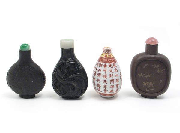 Appraisal: A group of four Chinese snuff bottles comprising one agate