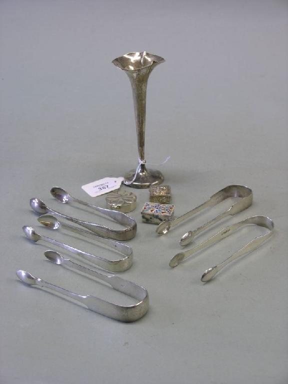 Appraisal: Five pairs of Georgian and later silver sugar tongs oz