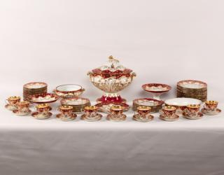 Appraisal: PIECE CONTINENTAL PORCELAIN DINNER SERVICE PIECE BURGUNDY AND GOLD DECORATED