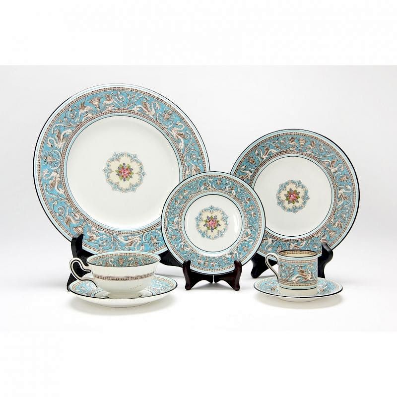 Appraisal: Wedgwood Florentine Porcelain Dinner Service in Turquoise pieces including dinner