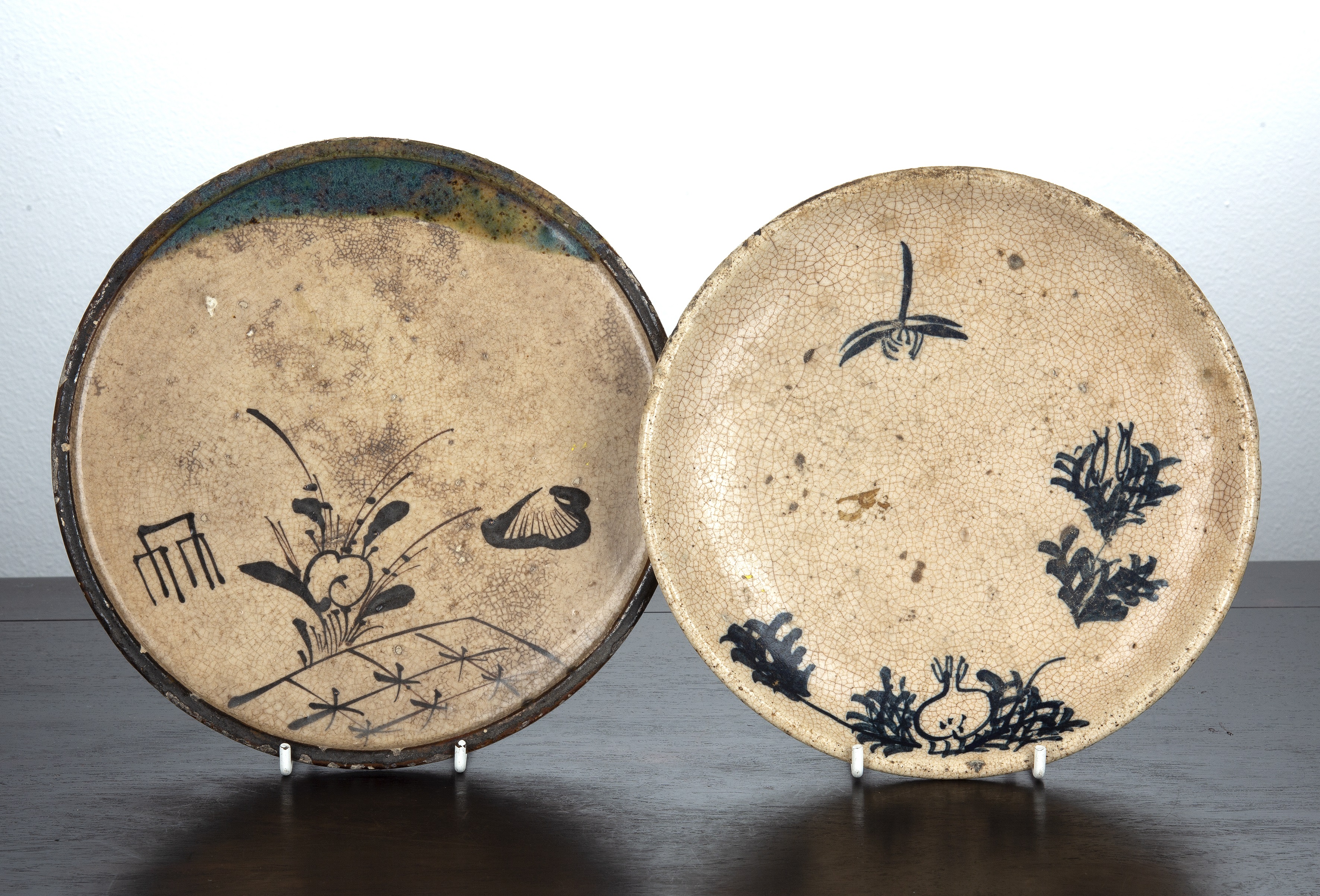 Appraisal: Two Seto-Oribe stoneware andon zara dishes Japanese Edo period thickly