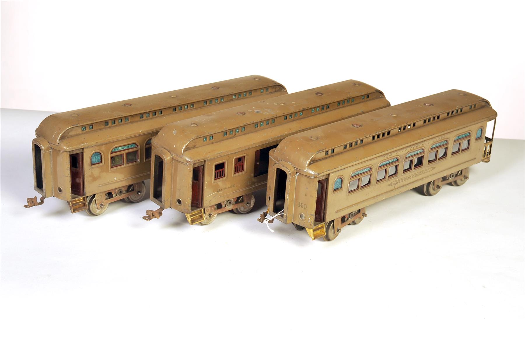 Appraisal: LIONEL STANDARD GAUGE THREE-PIECE CONSIST INCLUDING COMBINE BAGGAGE PARLOR AND