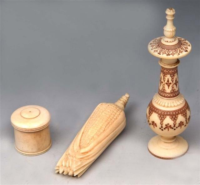 Appraisal: A CARVED IVORY SNUFF BOTTLE IN THE FORM OF A