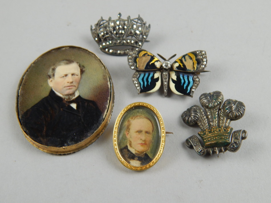 Appraisal: Various costume jewellery to include two portrait pendants Prince of