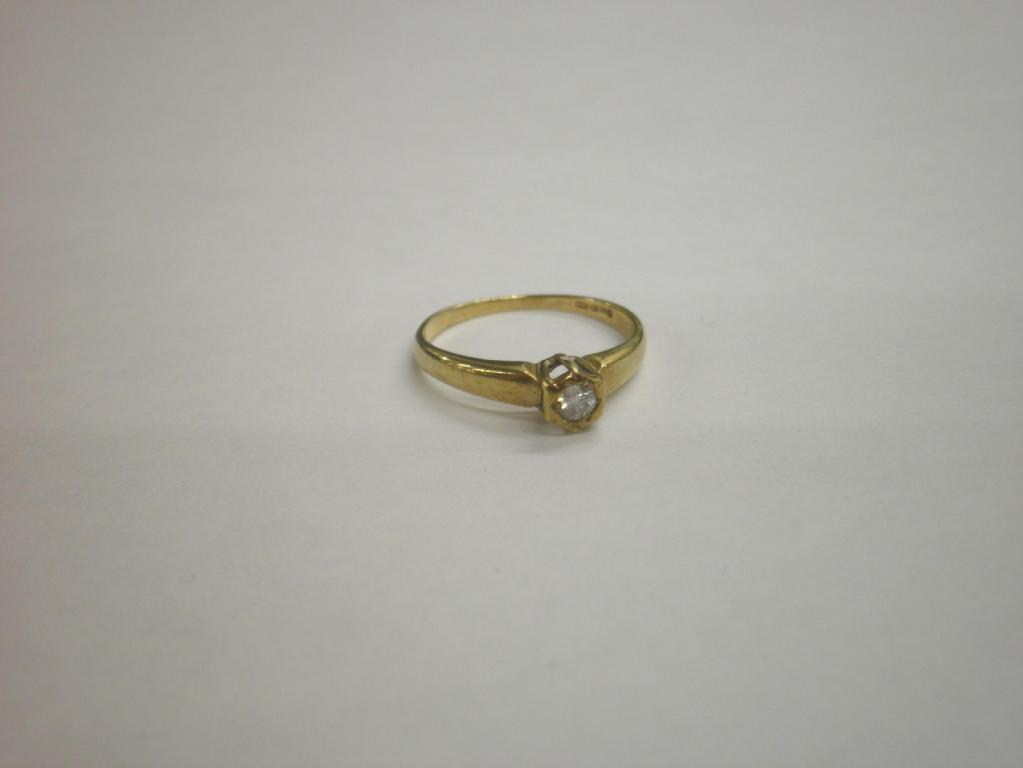 Appraisal: A ct gold solitaire diamond ring pts approx London import