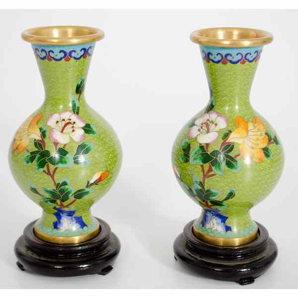 Appraisal: Pair of Chinese Cloisonne Vases A pair of fine cloisonn