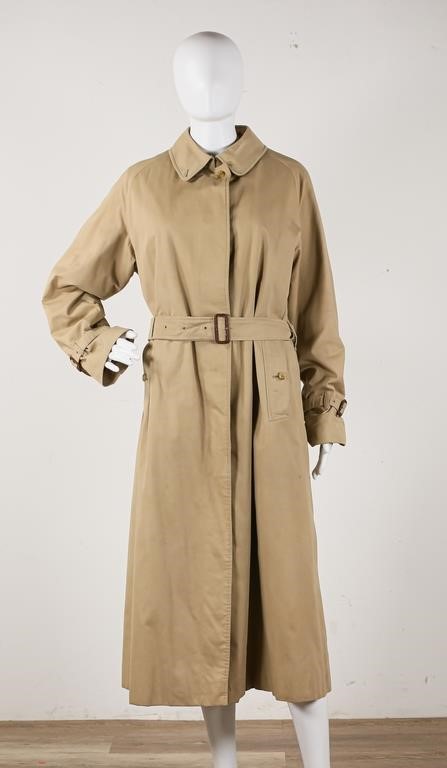 Appraisal: Classic trench coat from Burberrys wool made in England zip