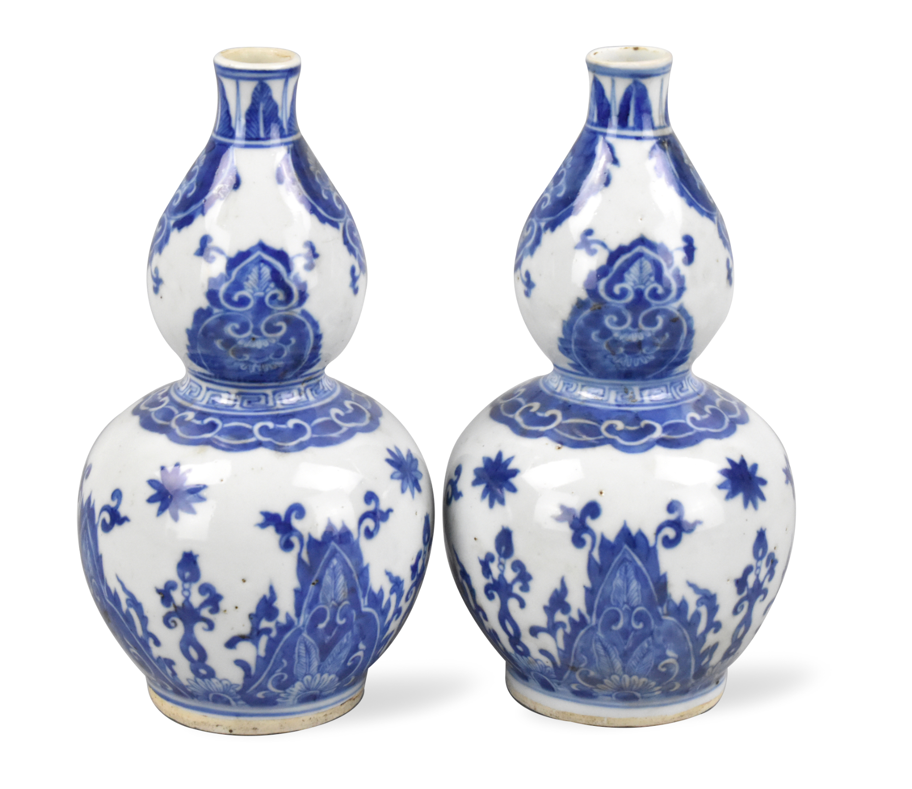 Appraisal: A pair of Chinese blue white gourd vases dating from