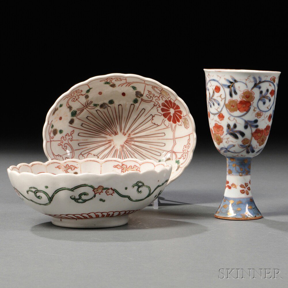 Appraisal: Three Imari Ware Items Japan th century two scalloped dishes