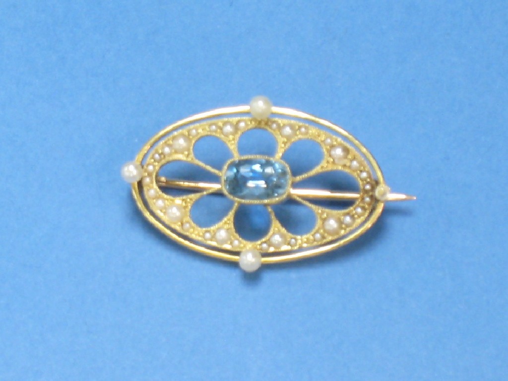 Appraisal: A ct gold oval Brooch set central aquamarine and seed