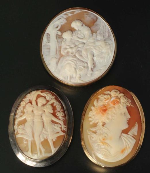 Appraisal: Lot of Antique Cameo Pins Description Probably set in gold