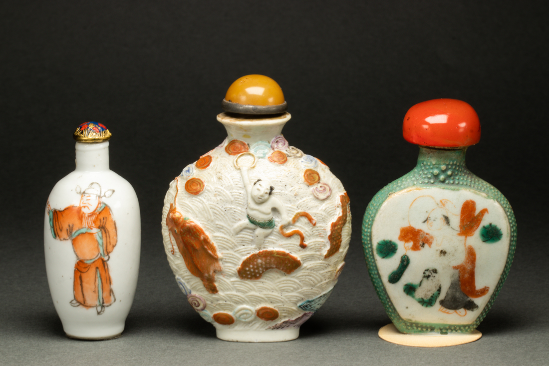 Appraisal: LOT OF CHINESE ENAMELED PORCELAIN SNUFF BOTTLES lot of Chinese