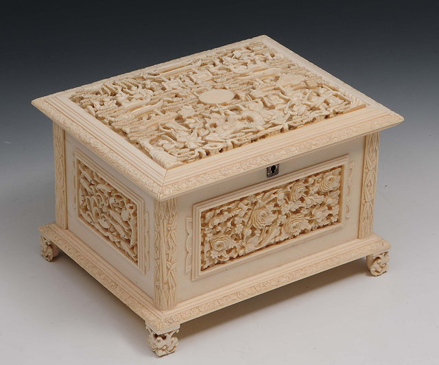 Appraisal: A Chinese Canton ivory workbox th Centurythe top and side