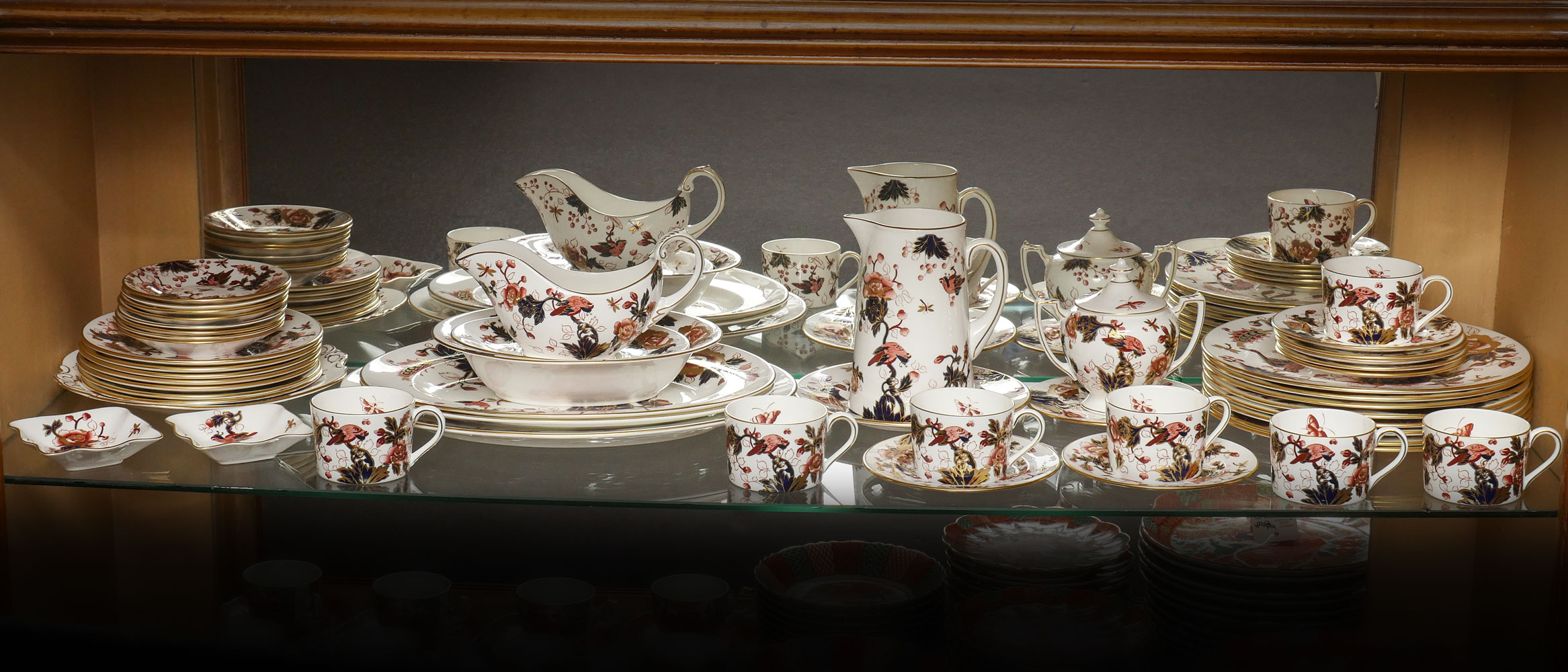 Appraisal: COALPORT ''HONG KONG'' BONE CHINA DINNER SERVICE Comprising - Dinner