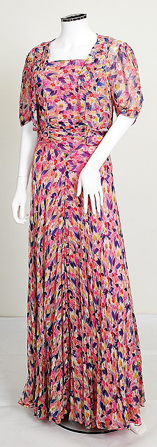 Appraisal: A long chiffon s dress in a pink purple and