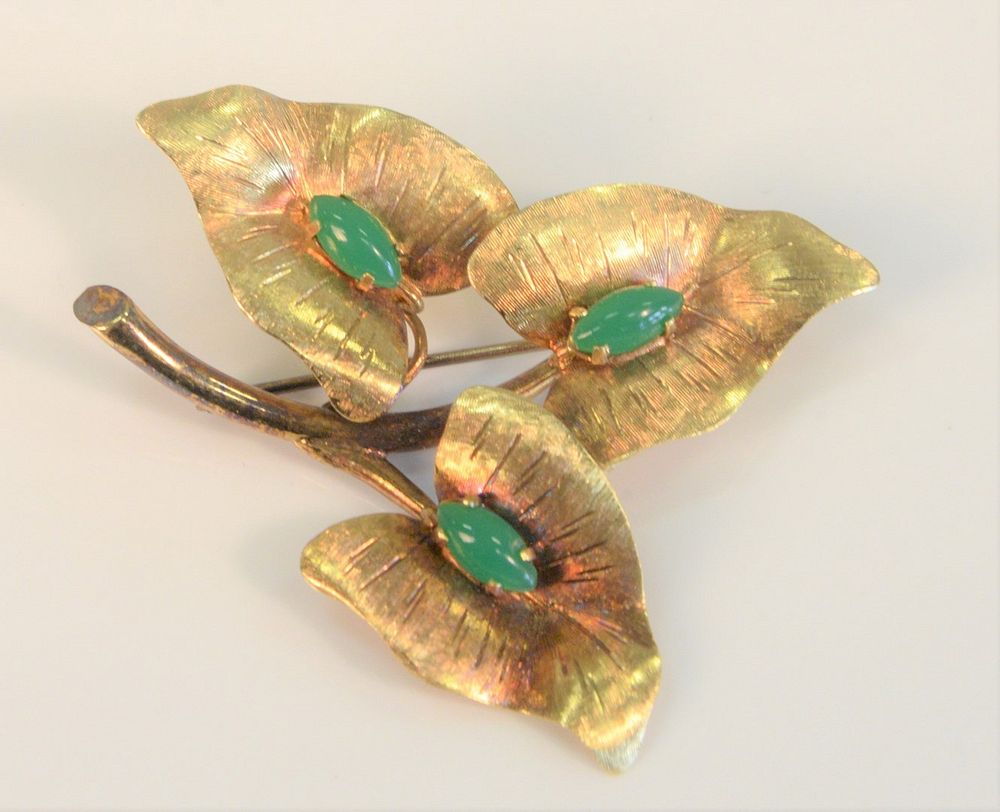 Appraisal: Karat Gold Triple Leaf Brooch each set with green stones