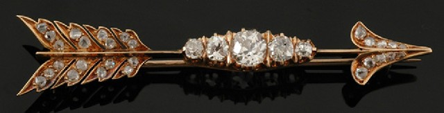 Appraisal: An Australian diamond bar brooch Modelled as an arrow and