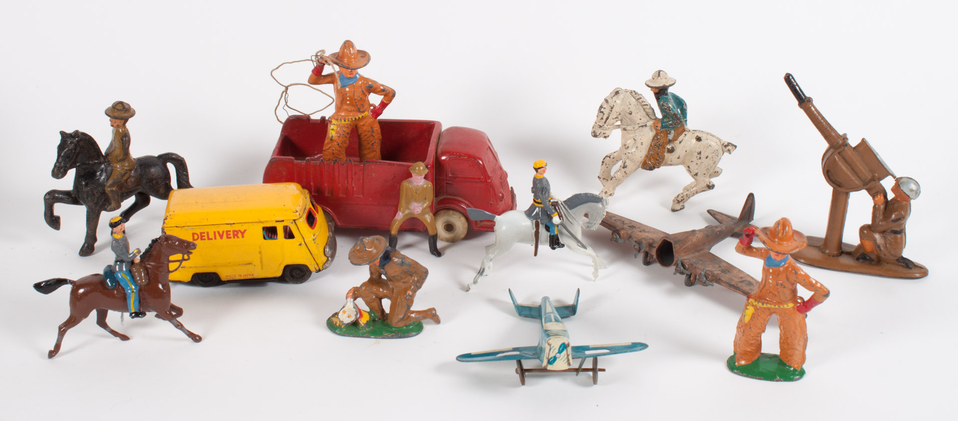 Appraisal: Assorted toy vehicles and figures including lead and rubber figures