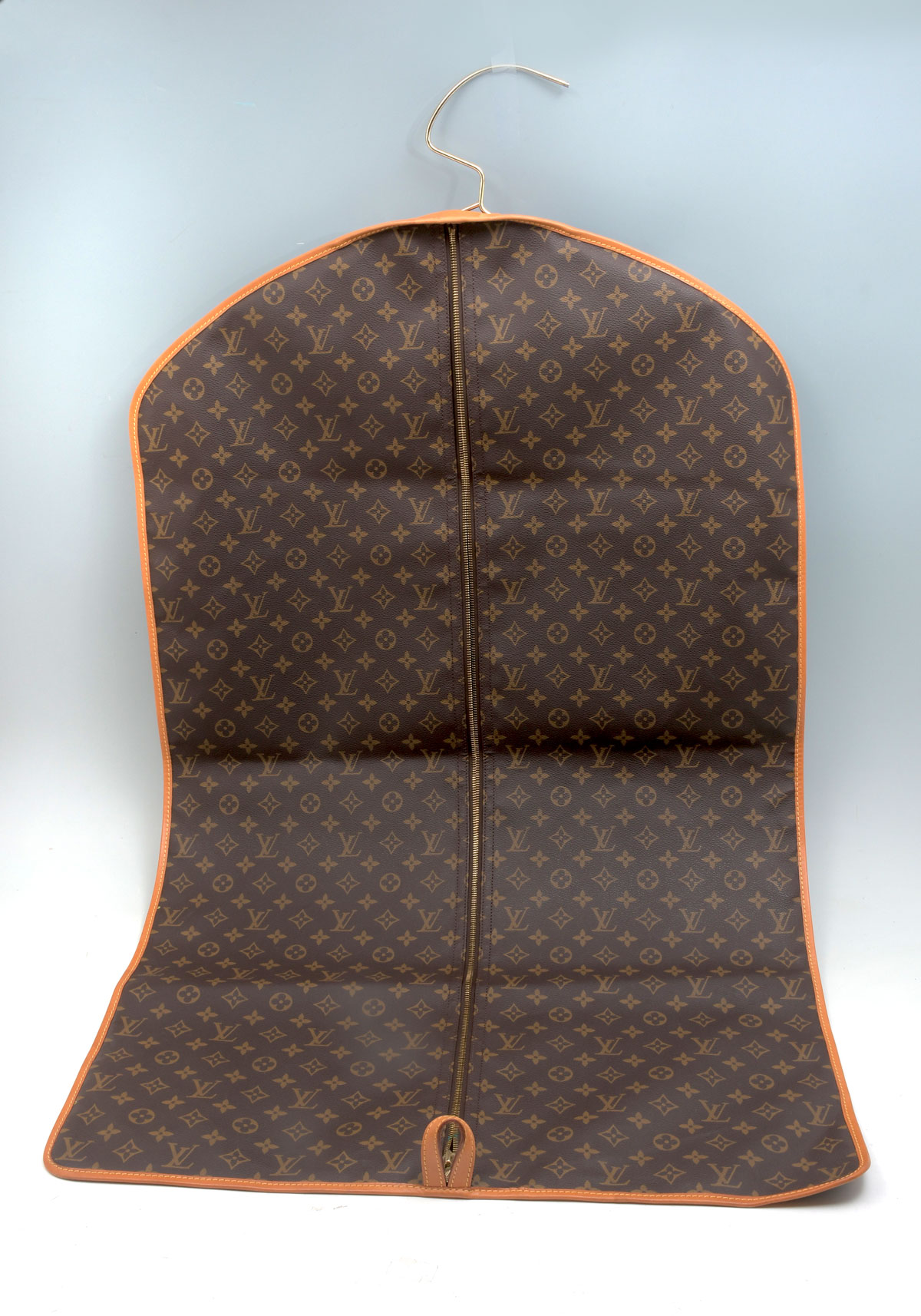 Appraisal: LOUIS VUITTON MALLETIER MONOGRAM CANVAS GARMENT BAG Suit garment bag