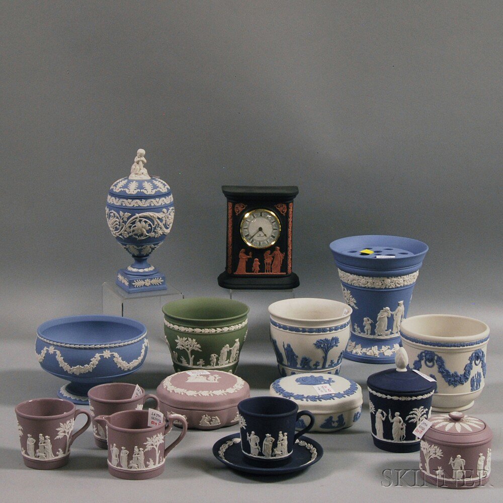 Appraisal: Fifteen Modern Wedgwood Jasper Items a light blue vase with