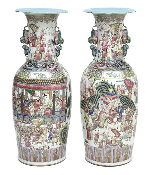 Appraisal: A PAIR OF LARGE ENAMELLED FAMILLE ROSE CHINESE EXPORT WARE