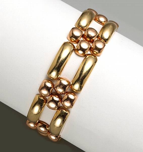 Appraisal: A retro k bicolor gold bracelet weighing approximately g length