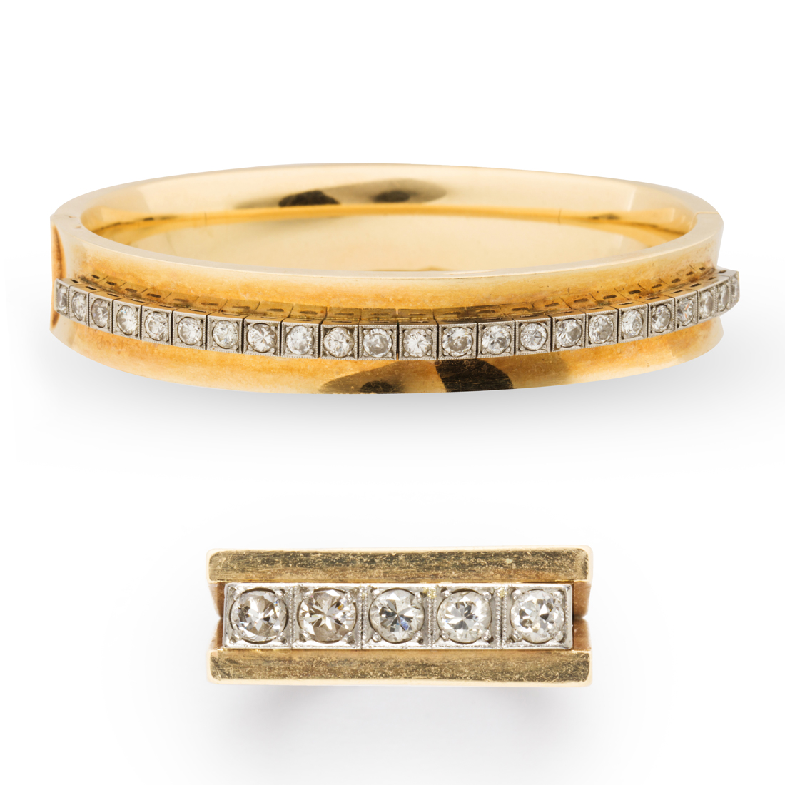 Appraisal: A DIAMOND RING AND BRACELET SUITE A diamond ring and