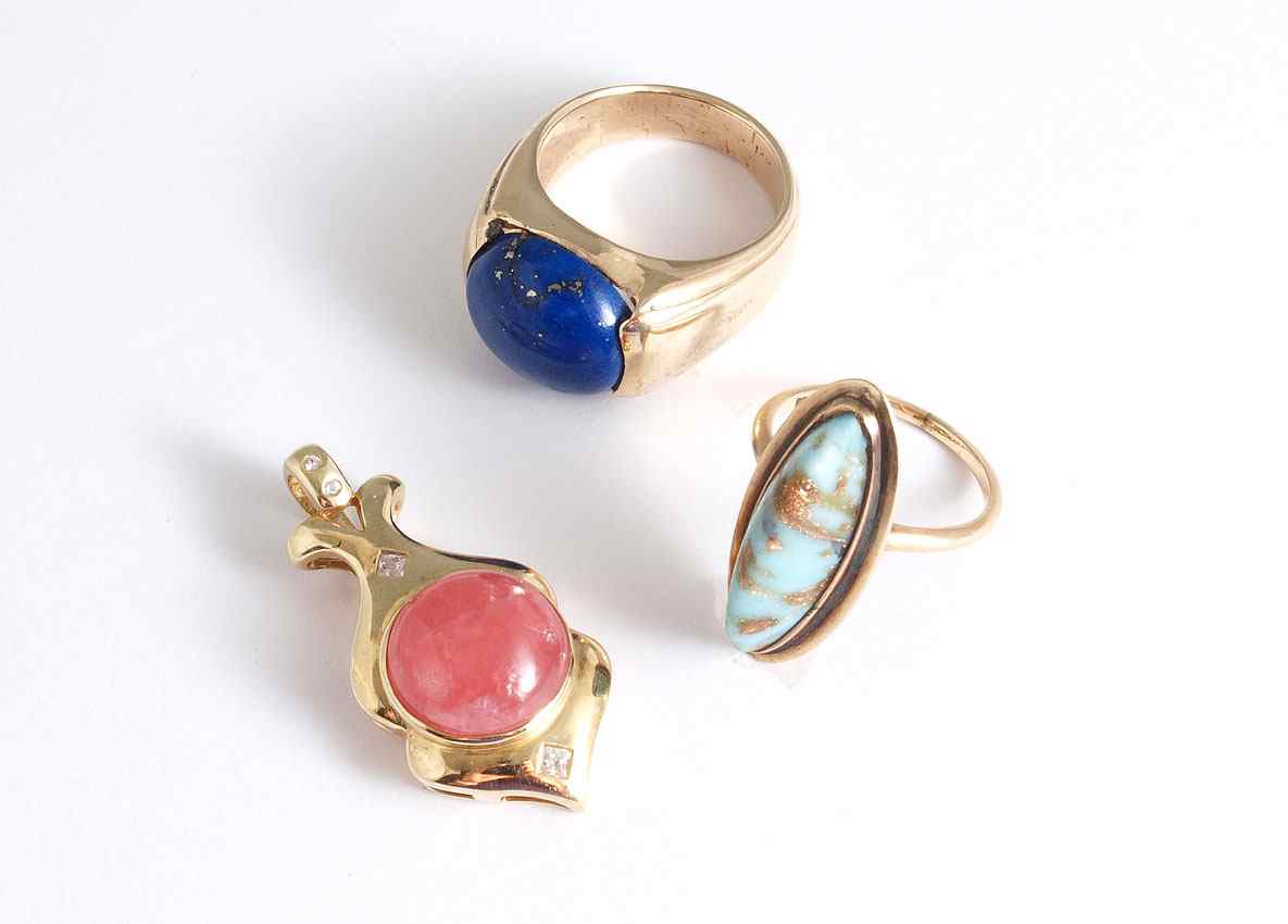 Appraisal: PIECE GOLD RINGS AND PENDANT All K yellow gold Lapis