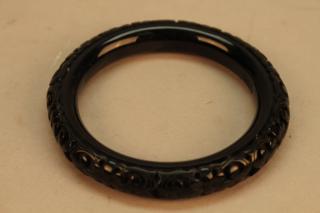 Appraisal: Vintage Bakelite Bangle Vintage Bakelite Bangle