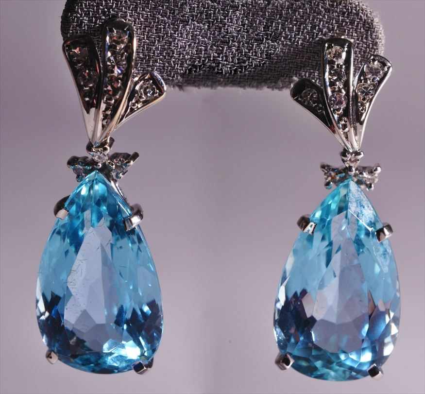 Appraisal: PAIR OF WHITE GOLD AQUAMARINE AND DIAMOND PENDANT EARRINGS x