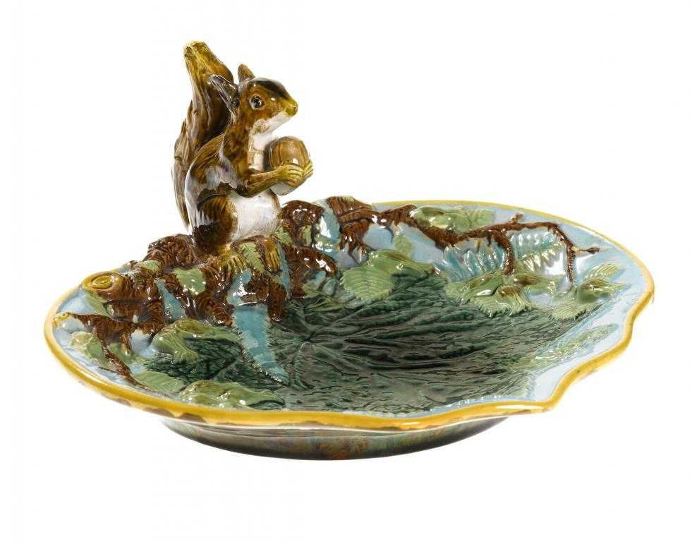 Appraisal: A GEORGE JONES MAJOLICA NUT DISH of kidney shape with