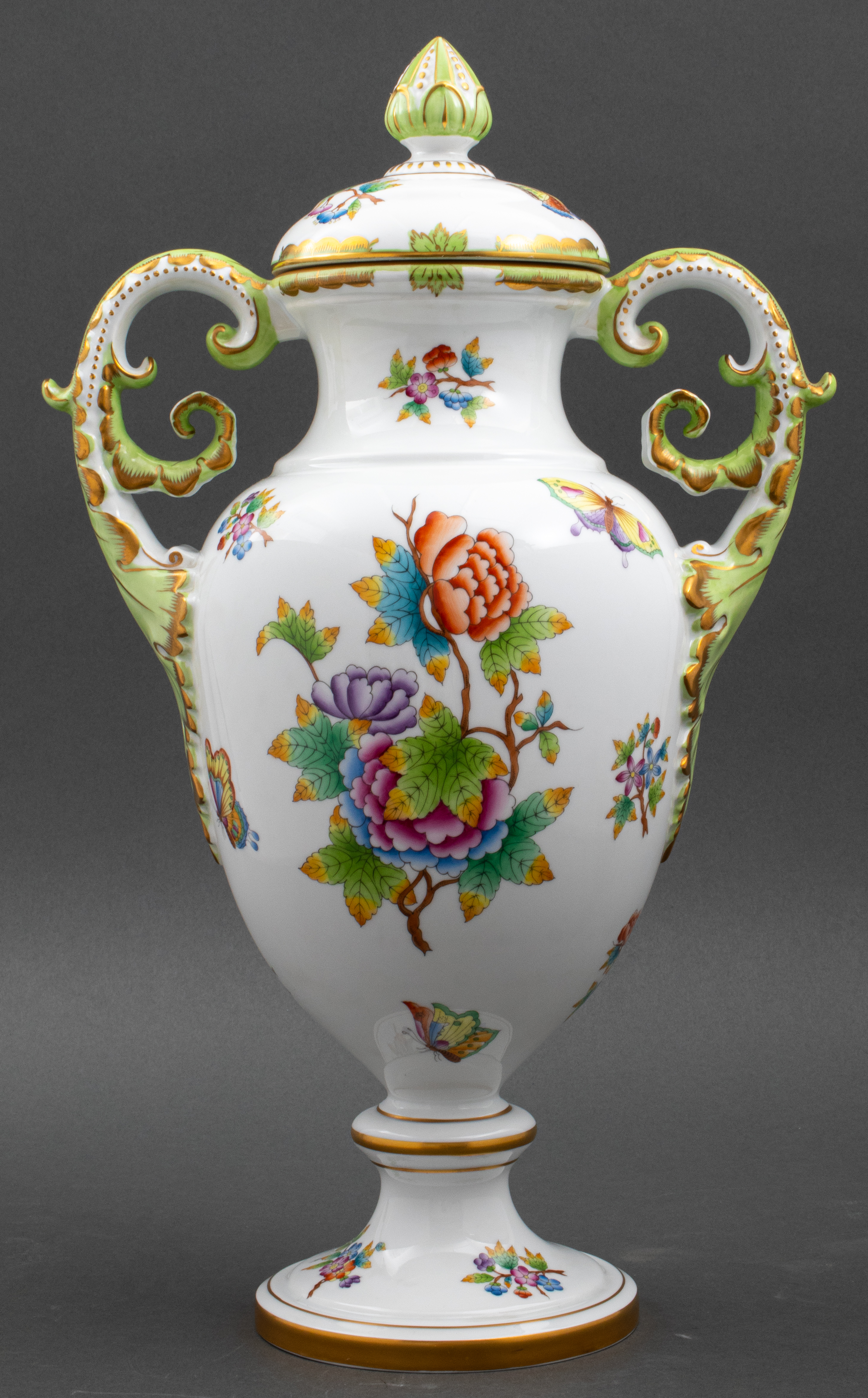 Appraisal: HEREND QUEEN VICTORIA LARGE COVERED VASE Large Hungarian Herend porcelain