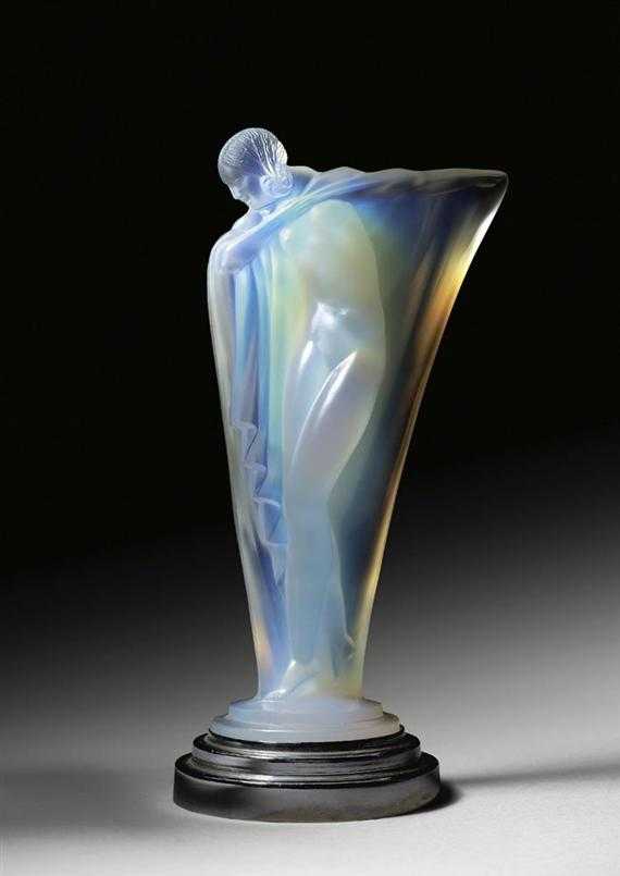 Appraisal: ETLING FIGURINE France vers Verre opalescent moul press Nu avec