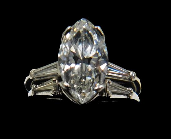 Appraisal: JEWERLY Platinum diamond wedding set engagement ring with platinum shank