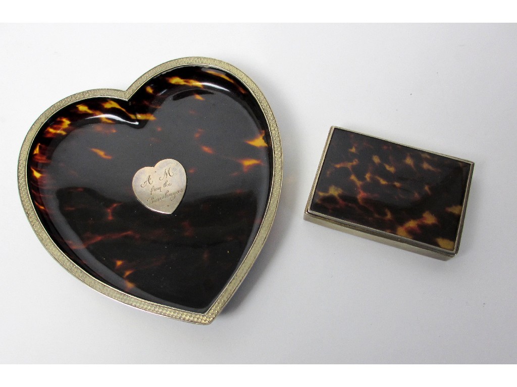 Appraisal: A silver and tortoiseshell snuff box London cm wide and