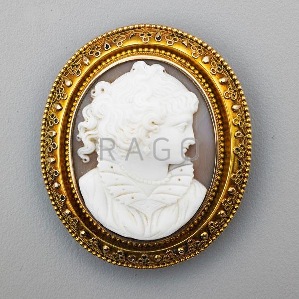 Appraisal: VICTORIAN SHELL CAMEO YELLOW GOLD BROOCH Condition Report