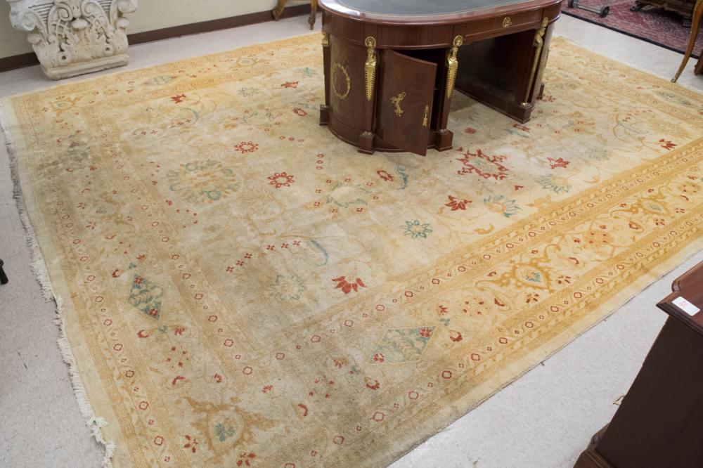 Appraisal: HAND KNOTTED ORIENTAL CARPET India or Pakistan overall Persian floral