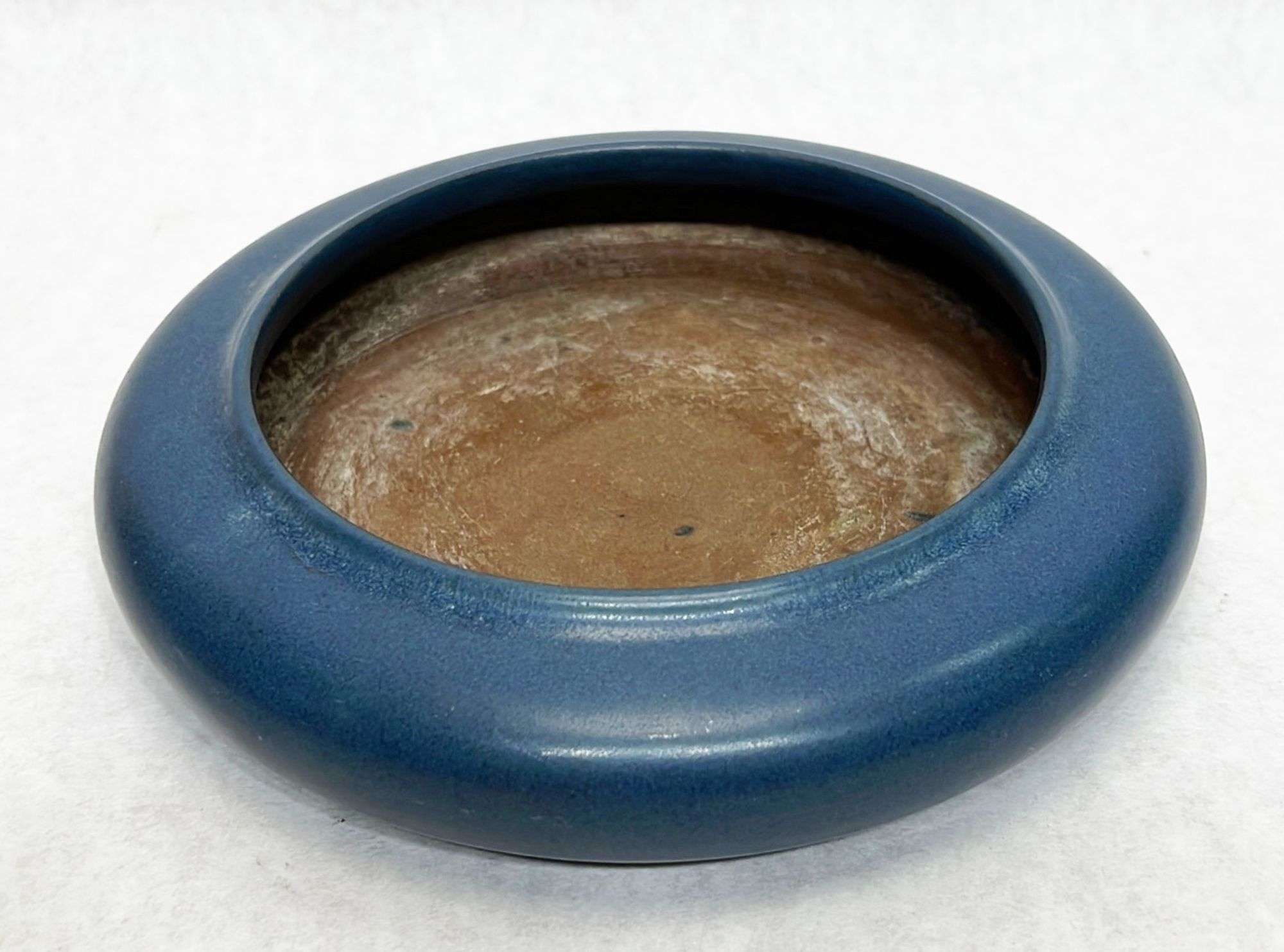 Appraisal: Marblehead flying saucer art pottery bowlEarly thC Measures diameter of