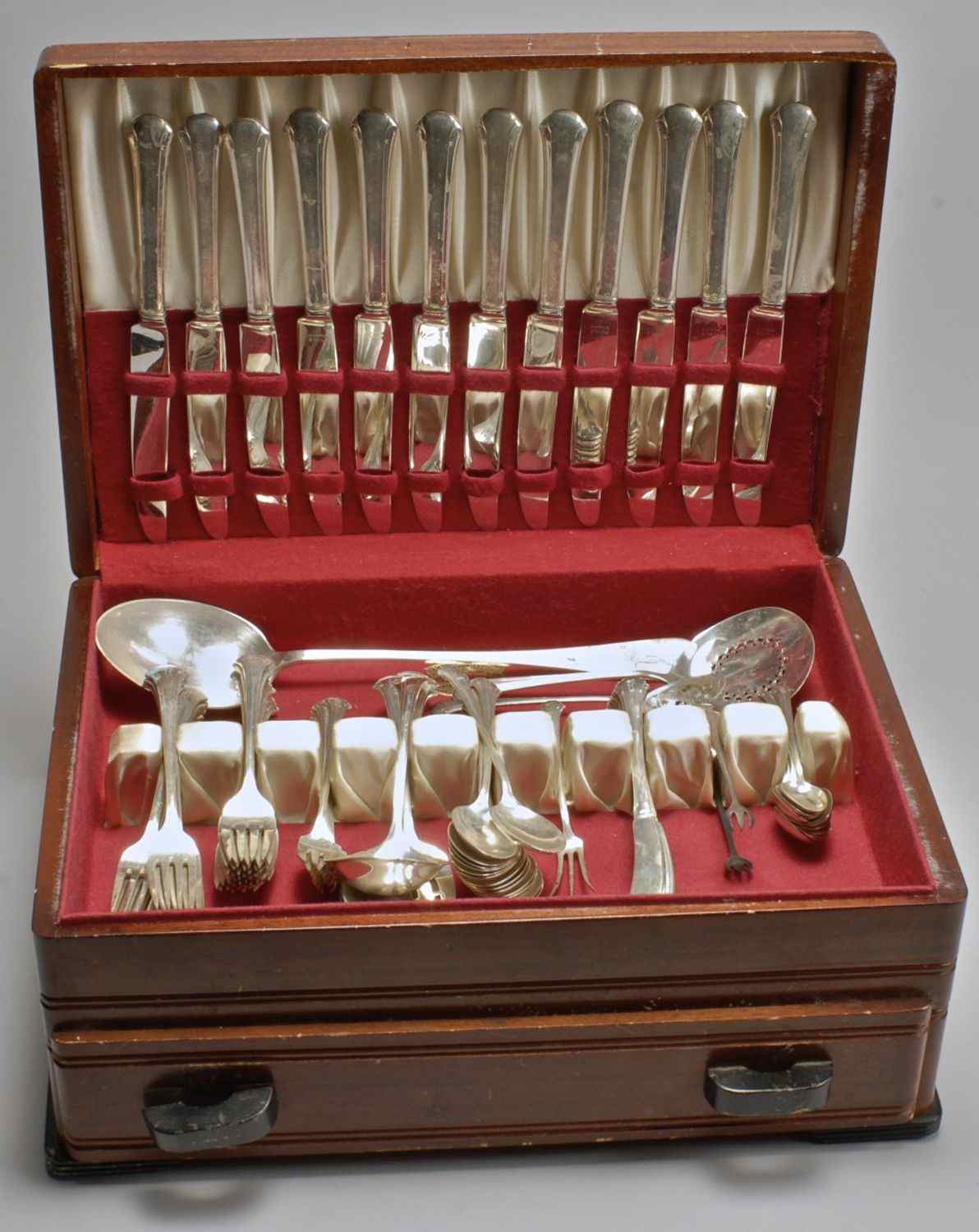 Appraisal: CASED TOWLE MFG CO STERLING SILVER FLATWARE SETIn the Chippendale''