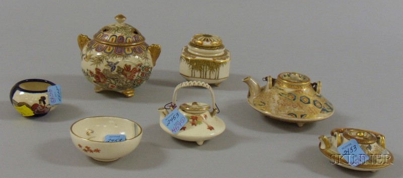 Appraisal: Seven Miniature Satsuma Pieces three teapots two bowls and a