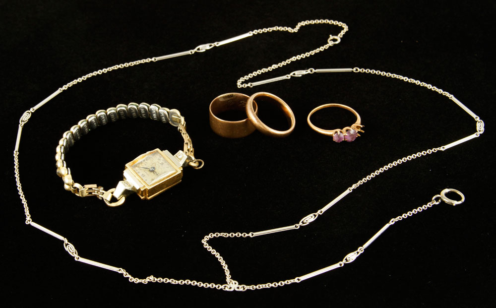 Appraisal: - White and Yellow Gold Jewelry Small collection of white