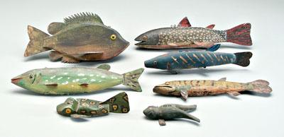 Appraisal: Seven fish and frog decoys five carved wood fish decoys