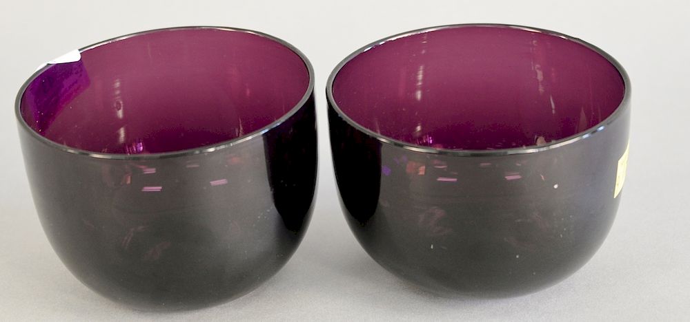 Appraisal: Fourteen amethyst hand blown glass finger bowls th century dia