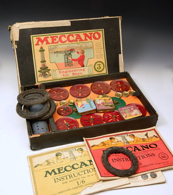 Appraisal: A MECCANO NUMBER THREE BOXED CHILD'S CONSTRUCTION KIT in original