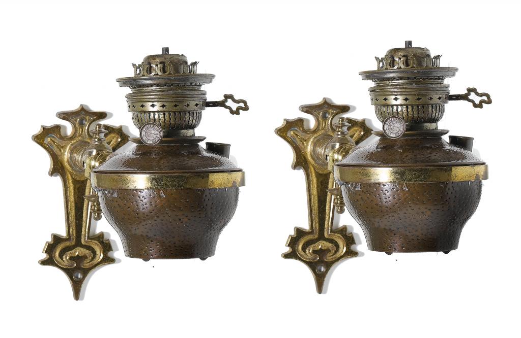 Appraisal: A PAIR OF VICTORIAN COPPER AND BRASS OIL LAMPS the