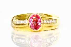 Appraisal: An ct gold pink sapphire and sixteen diamond ring size