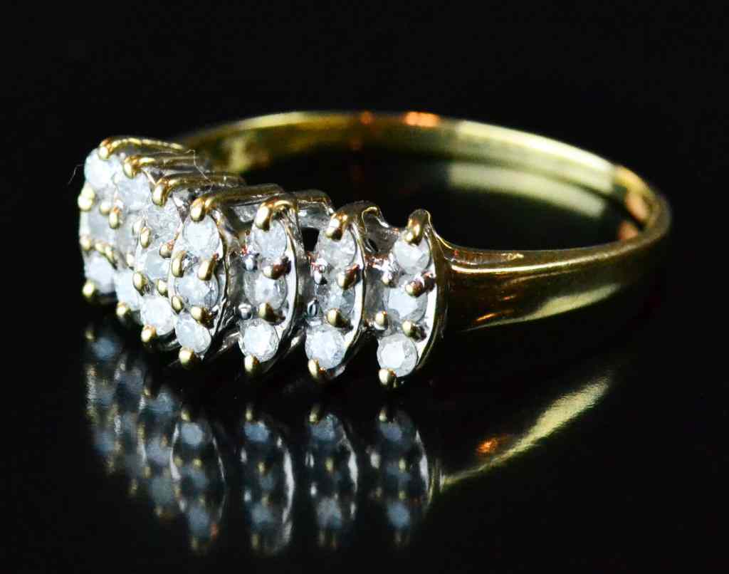 Appraisal: Ladies K Gold Diamond RingThe ring set with brilliant round